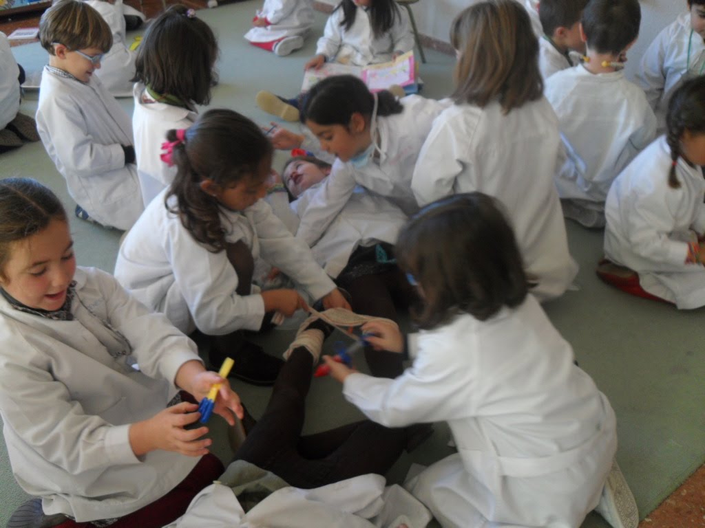 Niños jugando a médicos | Recurso educativo 50129